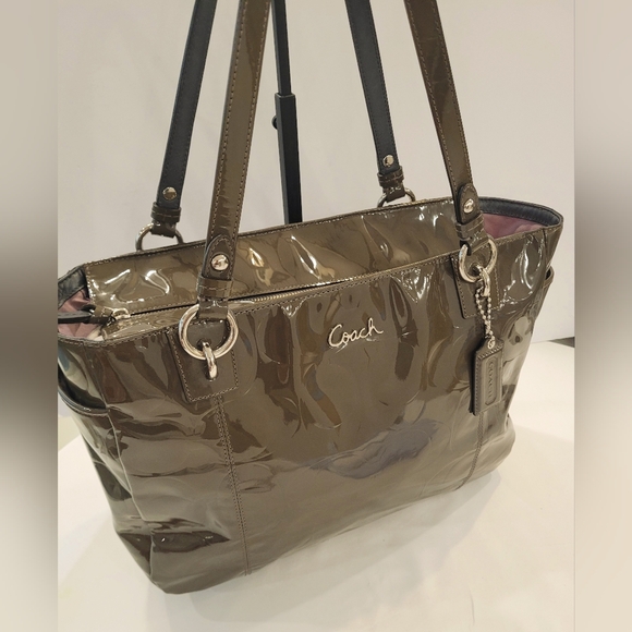 Coach Olive Green Op Art Embossed Patent Leather - Picture 5 of 15
